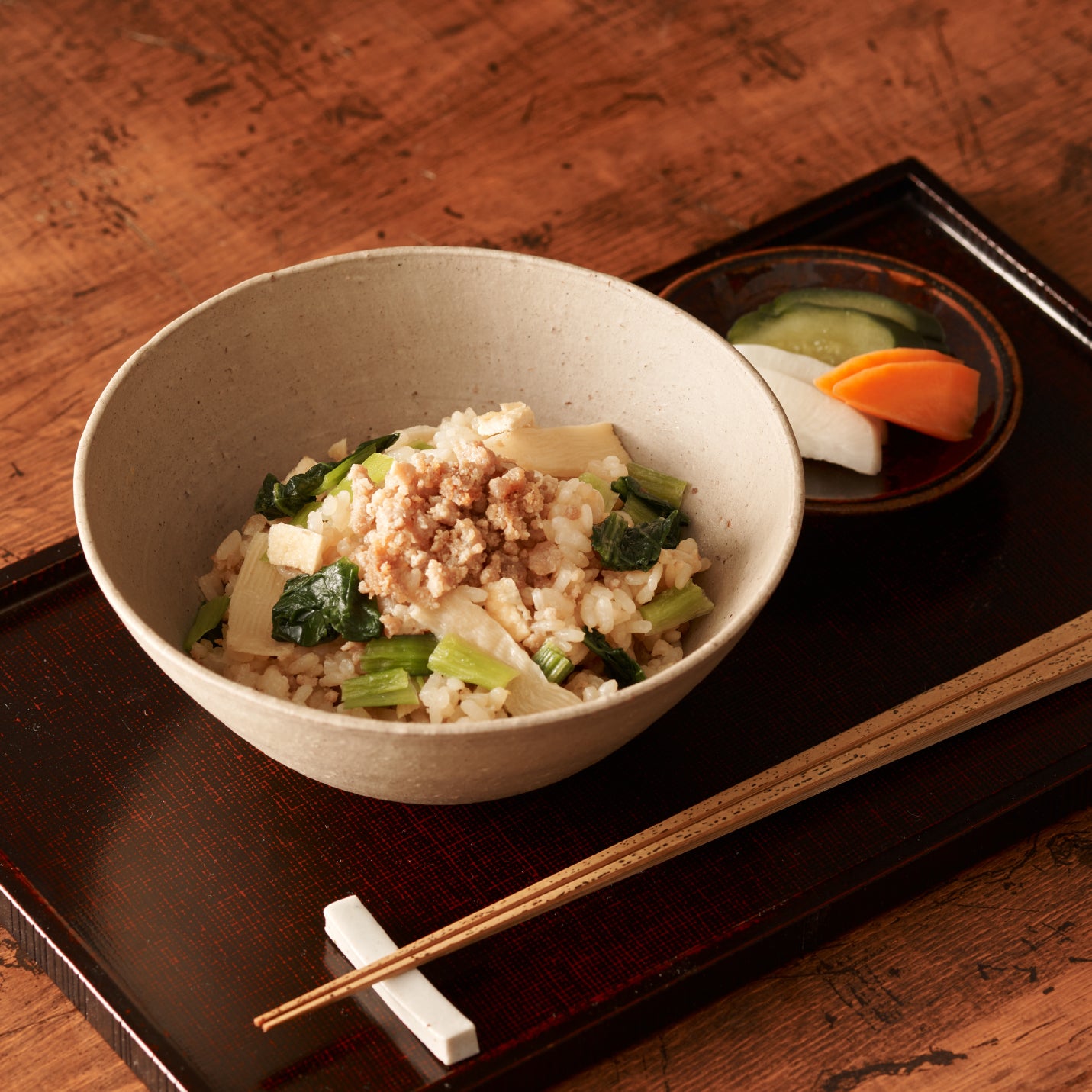 彩り野菜と金華豚そぼろの炊き込みご飯