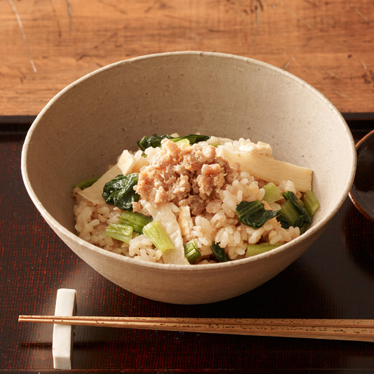 彩り野菜と金華豚そぼろの炊き込みご飯